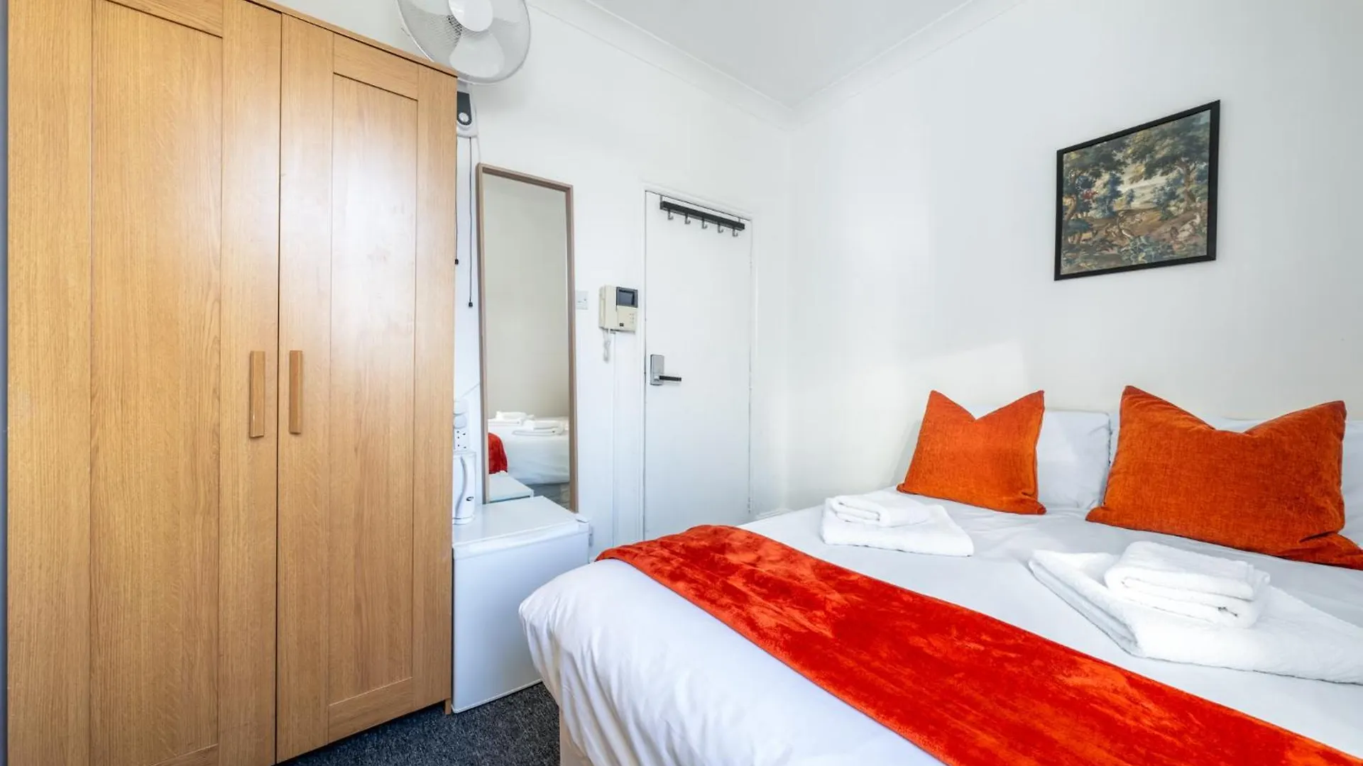 Ryam Suites Londýn Bed & Breakfast